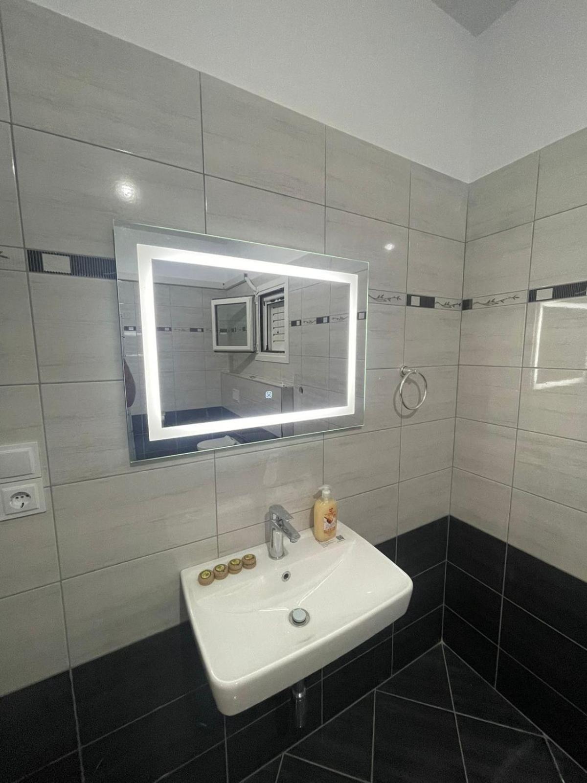 Vanesa Rooms Sarandë Buitenkant foto